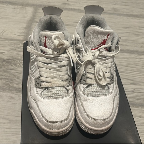 Oreo Jordan 4s size 5Y fits like a women’s 6 1/2 comes with original box - Picture 3 of 5